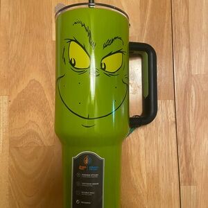 Grinch Tumbler NWT